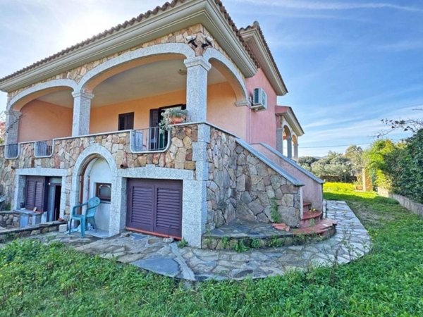 casa indipendente in vendita a Budoni in zona Budoni centro