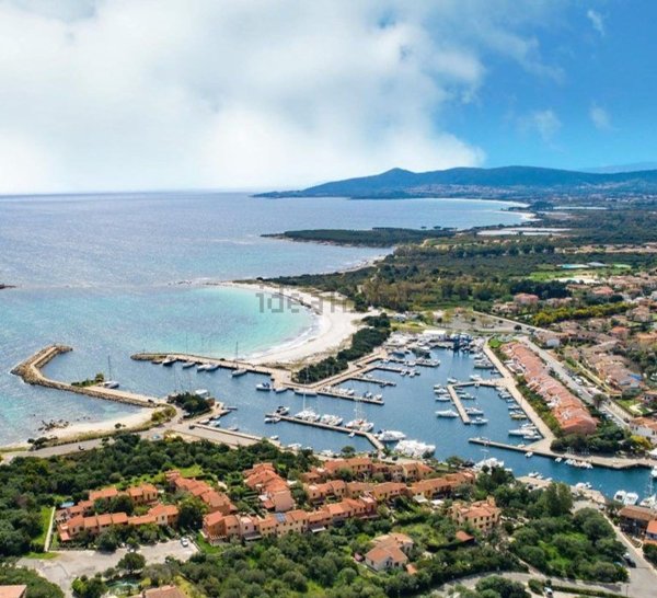 casa indipendente in vendita a Budoni