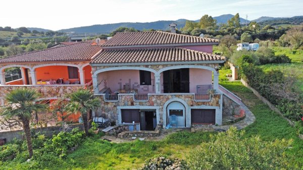 casa indipendente in vendita a Budoni