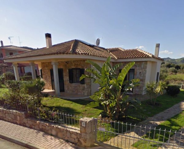 casa indipendente in vendita a Budoni