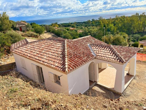 casa indipendente in vendita a Budoni