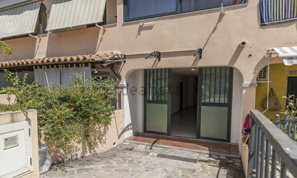 appartamento in vendita a Budoni in zona Tanaunella