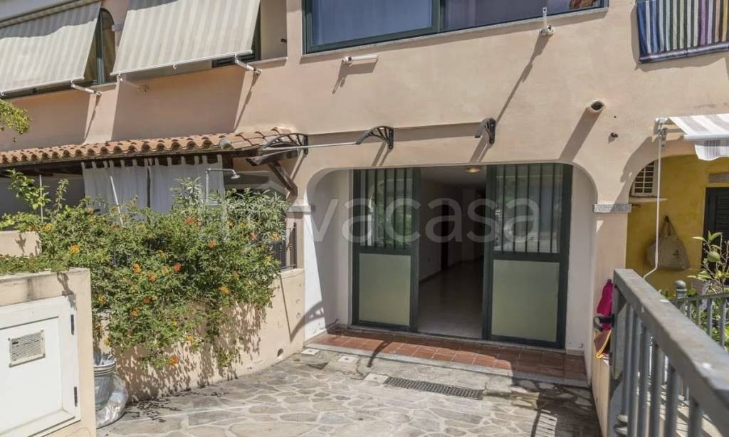 appartamento in vendita a Budoni in zona Tanaunella