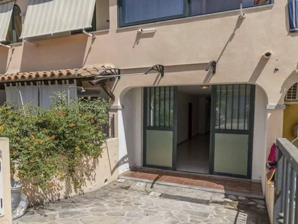 appartamento in vendita a Budoni in zona Tanaunella