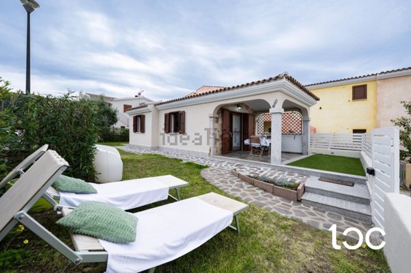 appartamento in vendita a Budoni in zona Baia Sant 'Anna