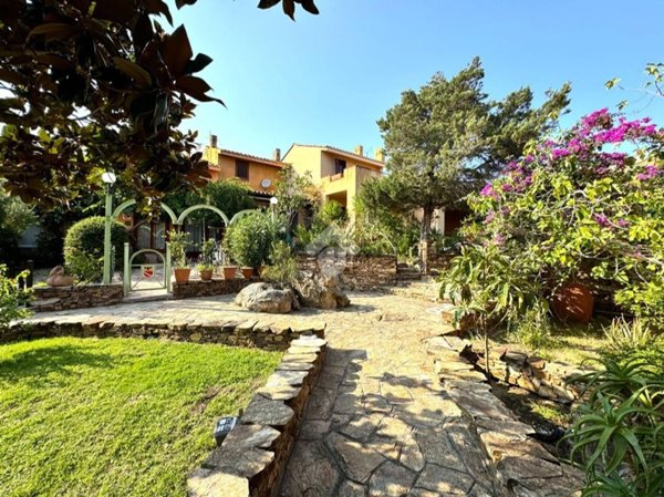 casa indipendente in vendita a Budoni in zona Ottiolu