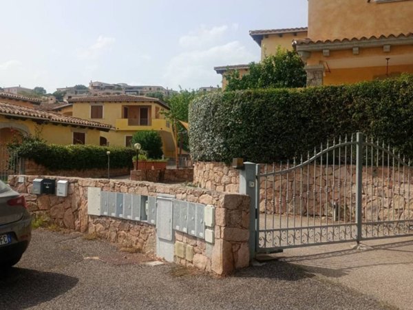 appartamento in vendita a Budoni in zona Malamorì