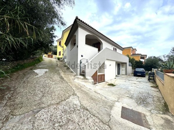 appartamento in vendita a Budoni in zona Limpiddu
