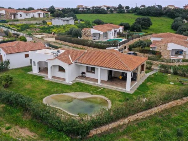 casa indipendente in vendita a Budoni in zona Tanaunella