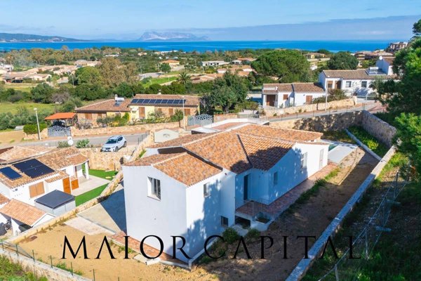 casa indipendente in vendita a Budoni in zona Baia Sant 'Anna