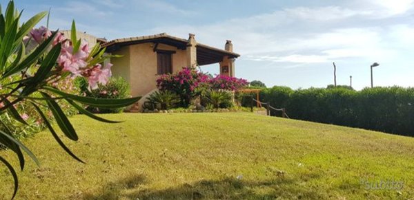 casa indipendente in vendita a Budoni