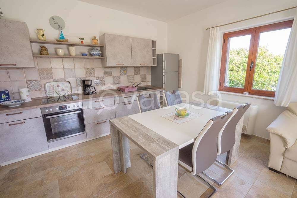 casa indipendente in vendita a Budoni