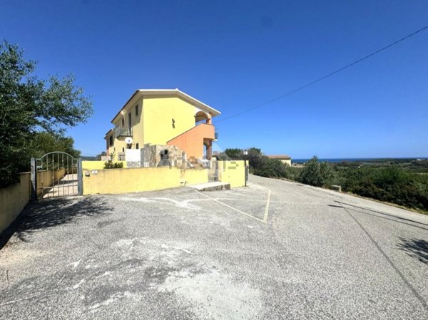 appartamento in vendita a Budoni in zona Baia Sant 'Anna