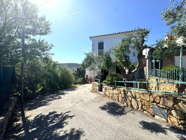 appartamento in vendita a Budoni in zona Limpiddu