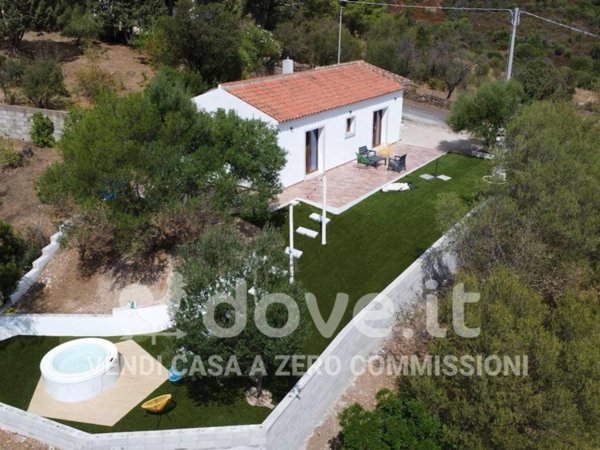 casa indipendente in vendita a Budoni