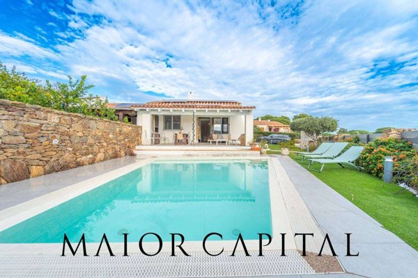 casa indipendente in vendita a Budoni in zona Baia Sant 'Anna