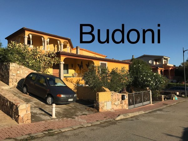 casa indipendente in vendita a Budoni