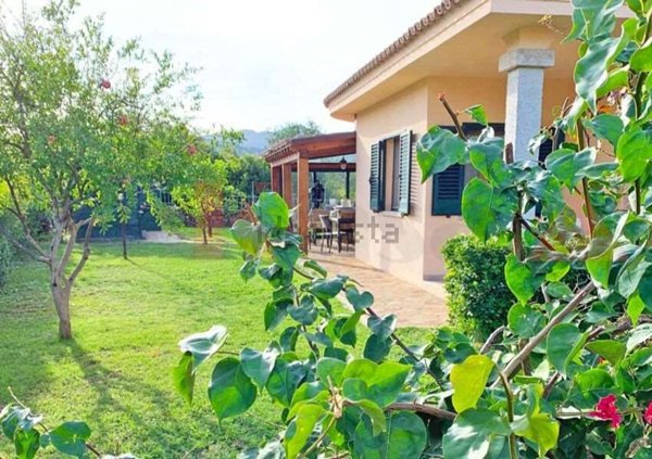 casa indipendente in vendita a Budoni in zona Limpiddu