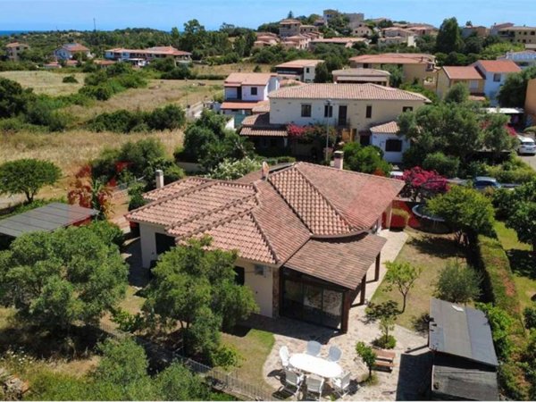 casa indipendente in vendita a Budoni in zona Limpiddu