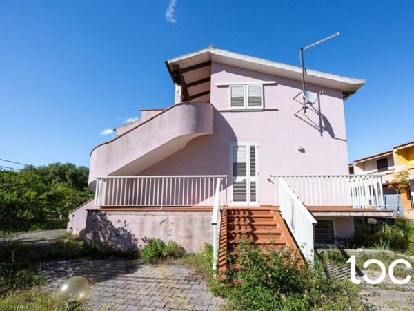 casa indipendente in vendita a Budoni in zona Ottiolu