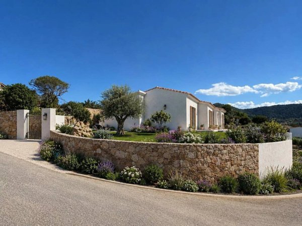 casa indipendente in vendita a Budoni in zona Baia Sant 'Anna