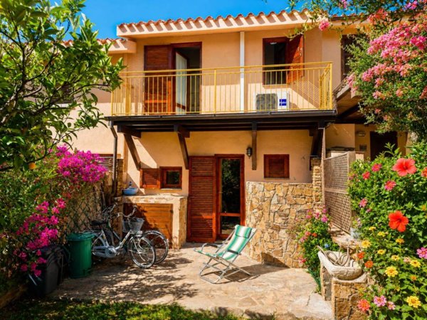 casa indipendente in vendita a Budoni in zona Ottiolu