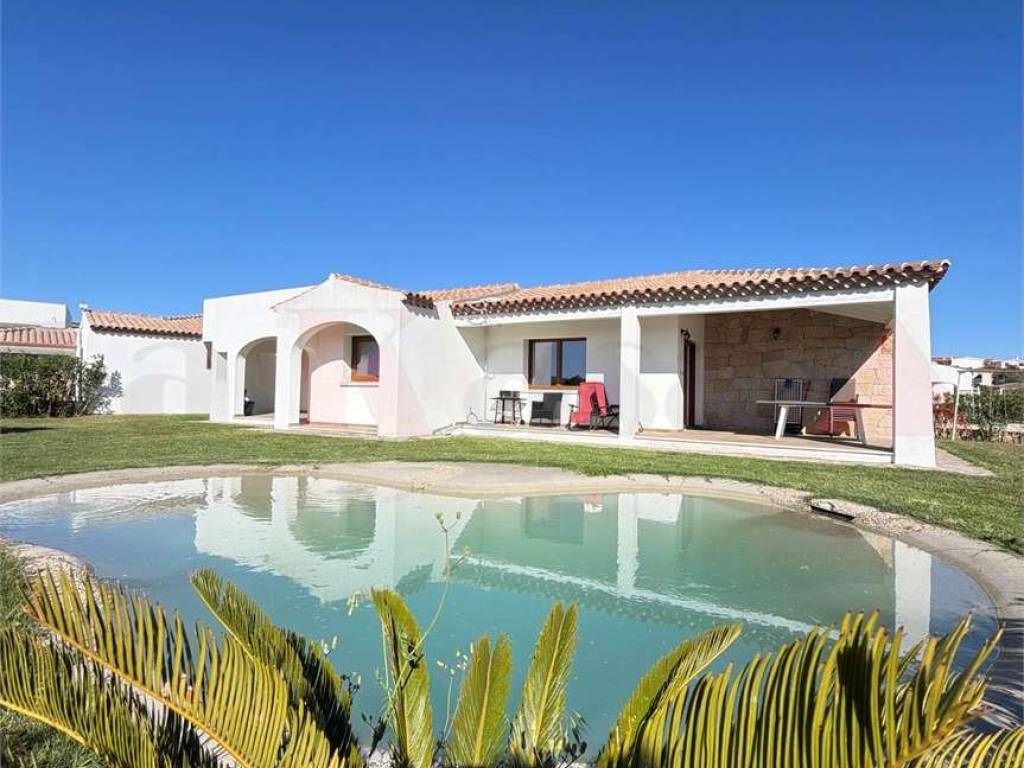 casa indipendente in vendita a Budoni in zona Tanaunella