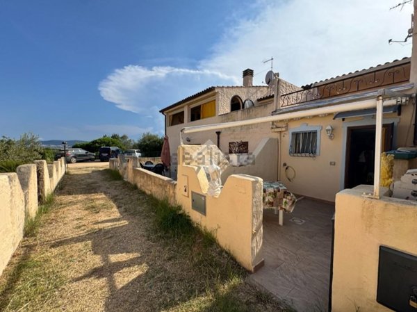 appartamento in vendita a Budoni in zona Agrustos