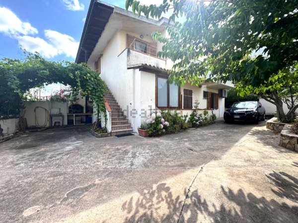 casa semindipendente in vendita a Budoni in zona Ottiolu