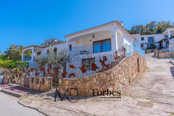 casa indipendente in vendita a Budoni in zona Budoni centro