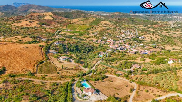 casa indipendente in vendita a Budoni in zona Tamarispa