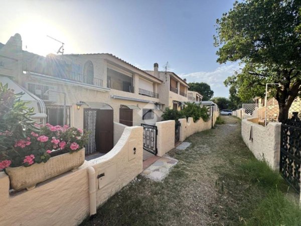 appartamento in vendita a Budoni in zona Agrustos