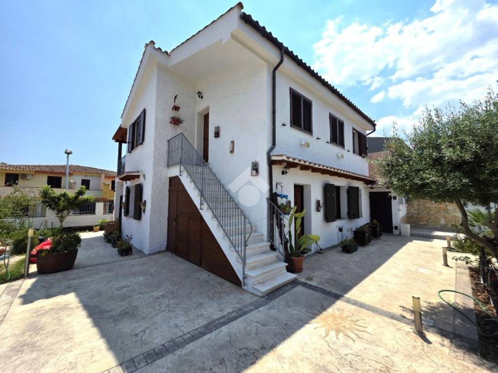 casa indipendente in vendita a Budoni in zona Ottiolu