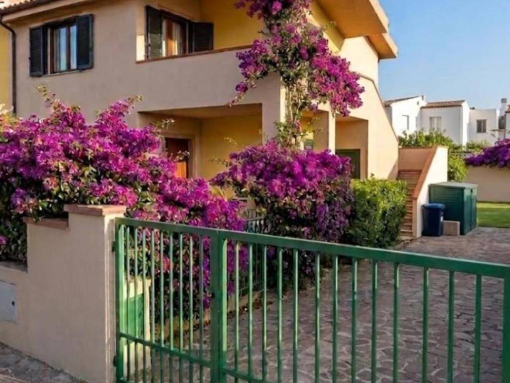 appartamento in vendita a Budoni in zona Budoni centro