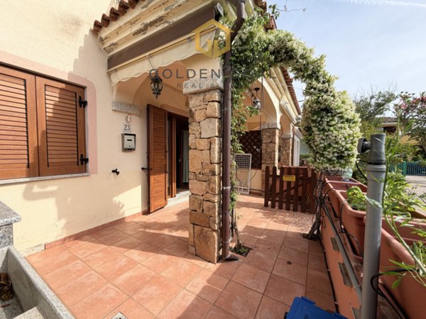 casa indipendente in vendita a Budoni in zona Ottiolu