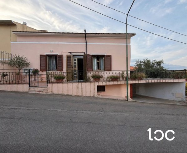 box auto in vendita a Budoni in zona Tamarispa