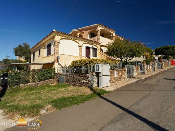 appartamento in vendita a Budoni in zona Limpiddu