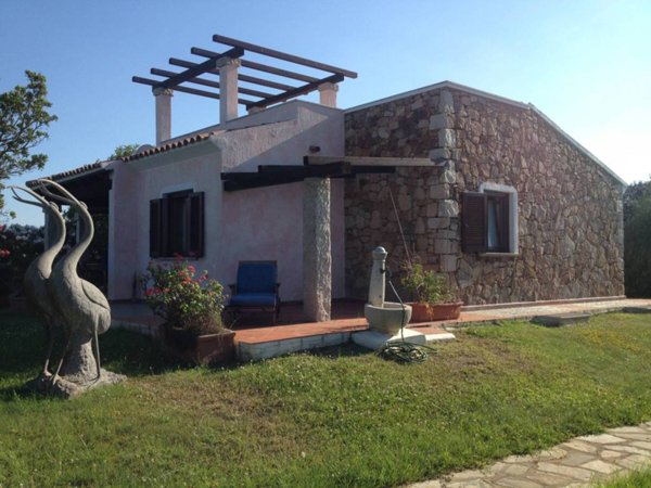 casa indipendente in vendita a Budoni in zona Agrustos