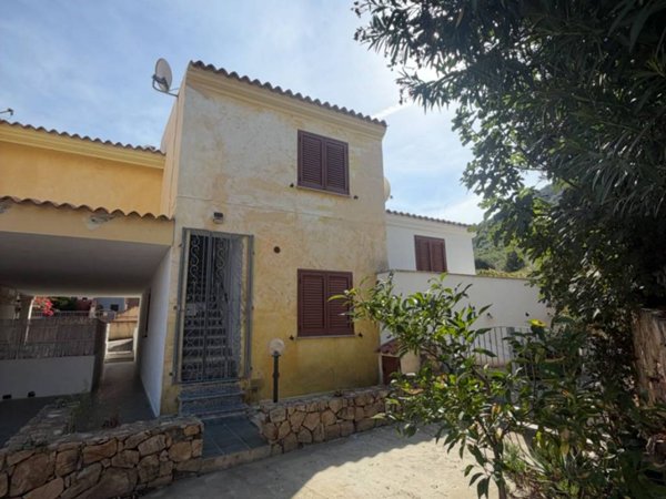 appartamento in vendita a Budoni in zona Tanaunella