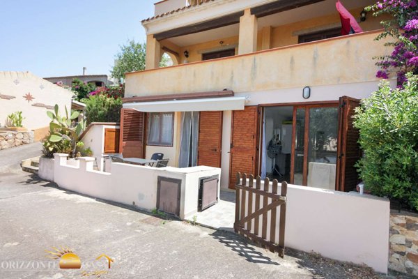 appartamento in vendita a Budoni in zona Muriscuvò