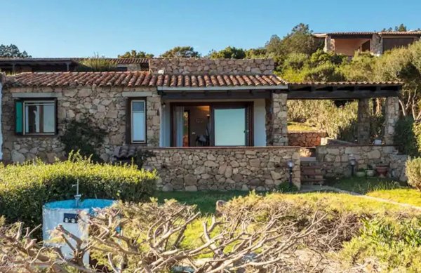 casa indipendente in vendita a San Teodoro(SS) in zona Monte Petrosu