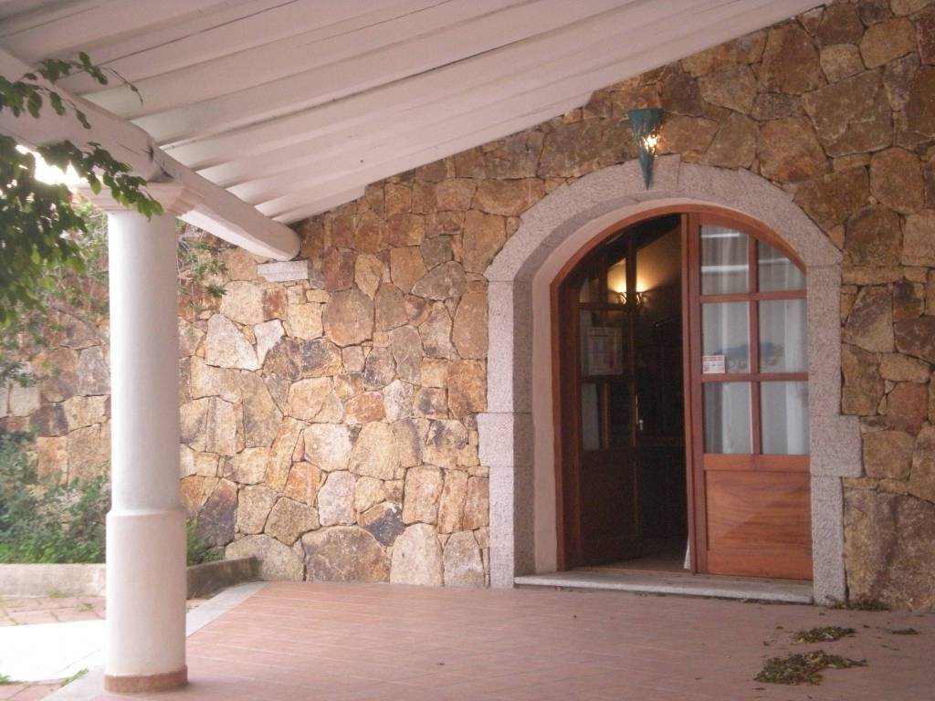 negozio in vendita a San Teodoro(SS) in zona Suaredda / La Traversa