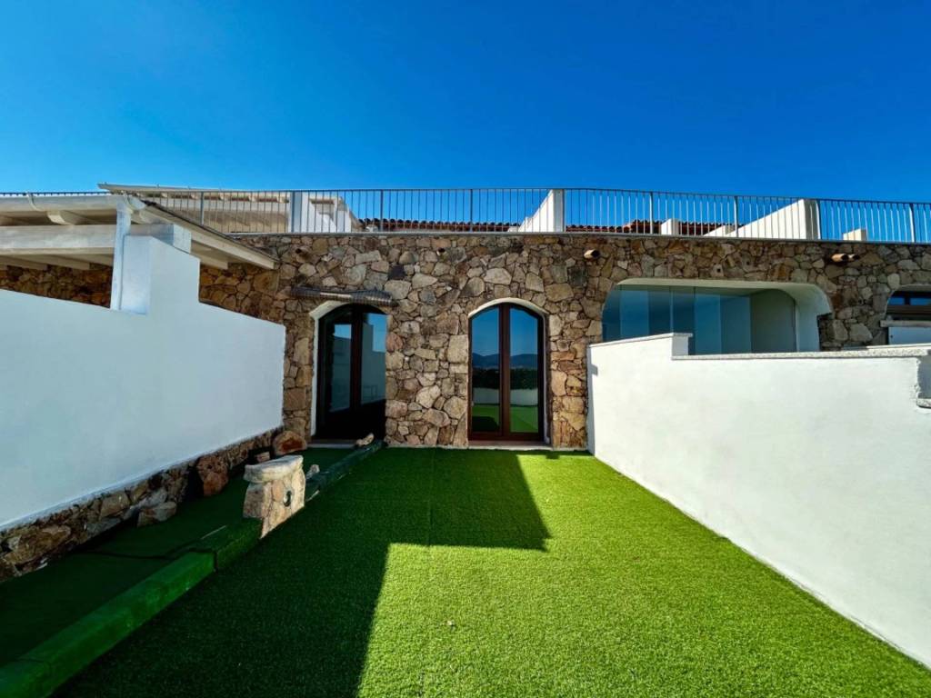 appartamento in vendita a San Teodoro(SS) in zona Lu Fraili