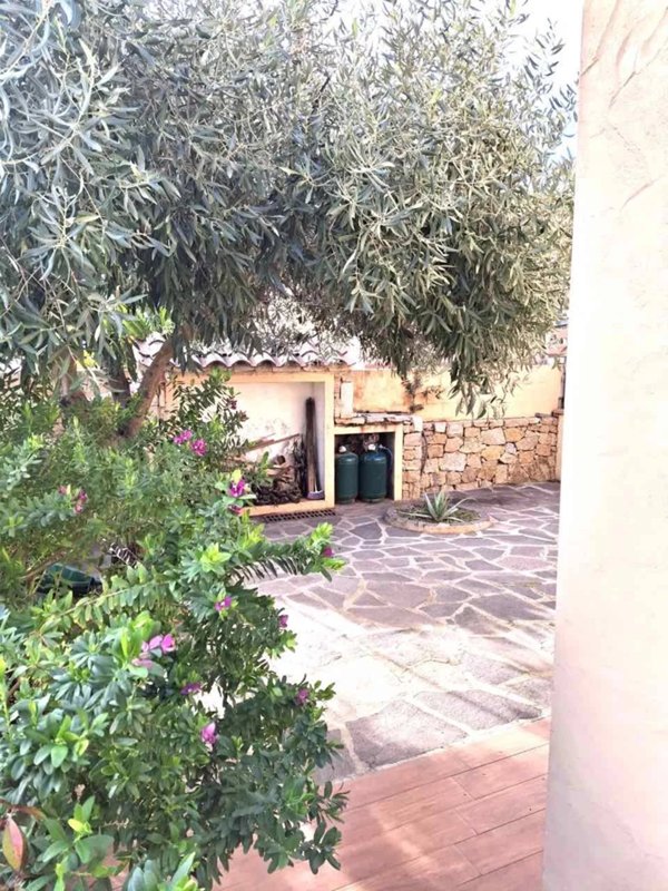 casa indipendente in vendita a San Teodoro(SS) in zona La Cinta