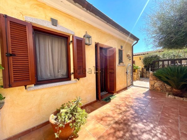 casa indipendente in vendita a San Teodoro(SS) in zona Lu Impostu