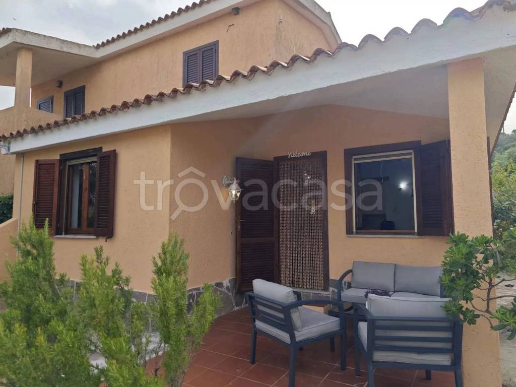 casa indipendente in vendita a San Teodoro(SS) in zona Lu Fraili