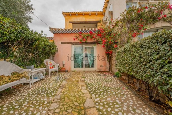 casa indipendente in vendita a San Teodoro(SS) in zona Lu Fraili