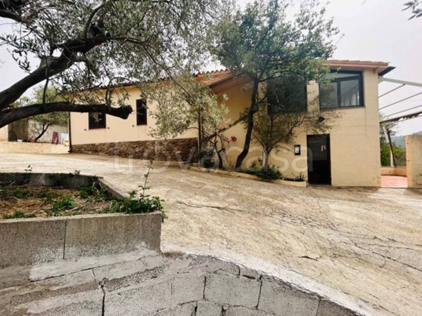 casa indipendente in vendita a San Teodoro(SS) in zona Buddittogliu Straulas
