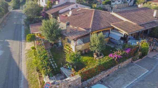 casa indipendente in vendita a San Teodoro(SS) in zona Lu Fraili