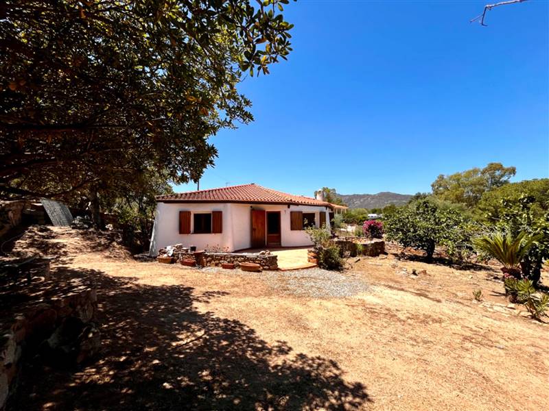 casa indipendente in vendita a San Teodoro(SS) in zona Lu Impostu